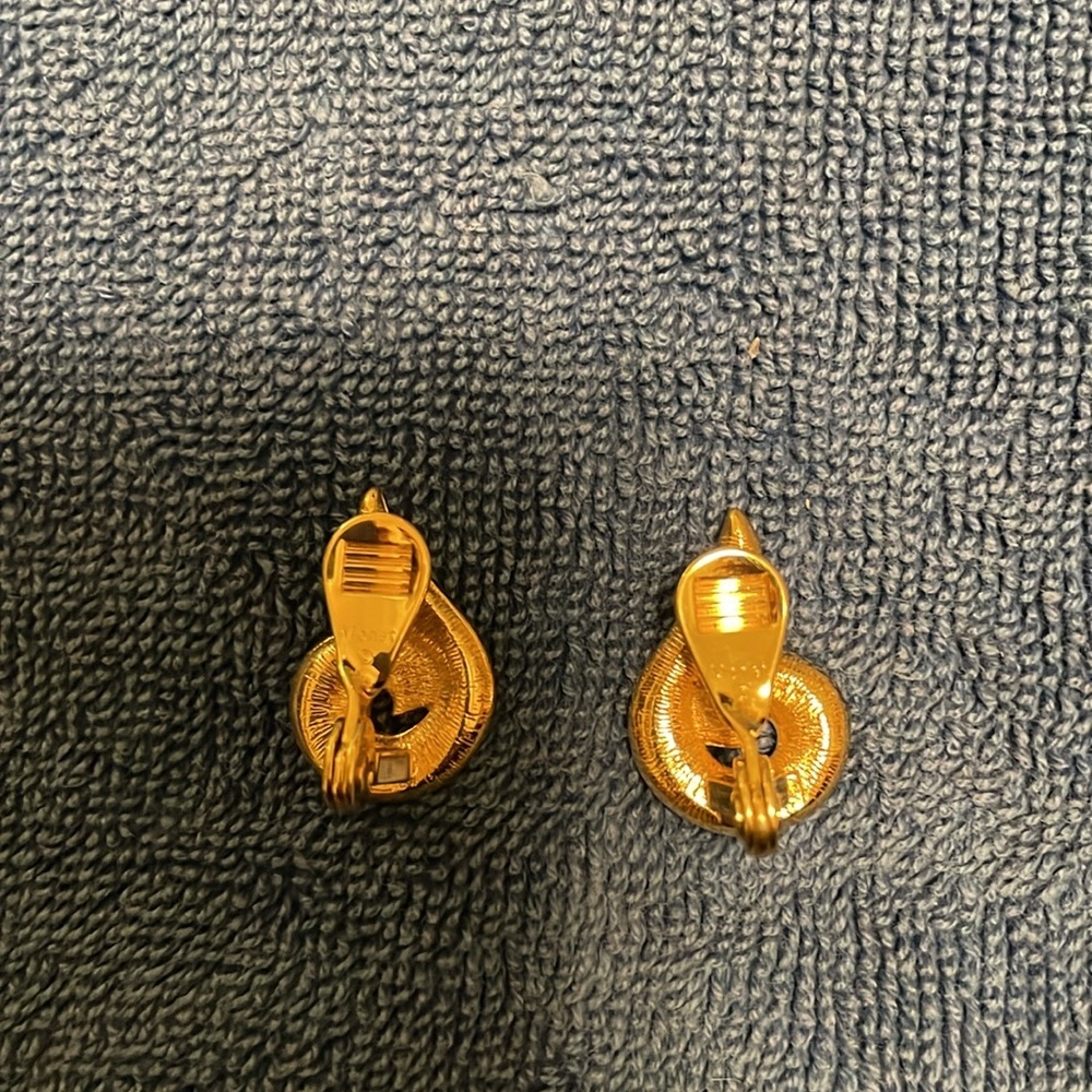 Monet gold scroll earrings - Picture 2 of 4